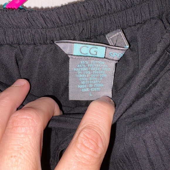 Black Embroidered Skirt‎ - Picture 3 of 3